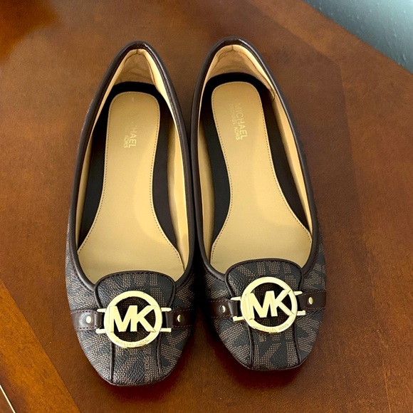 Michael Kors Signature Brown Loafers with Gold Logo - Picture 1 of 4